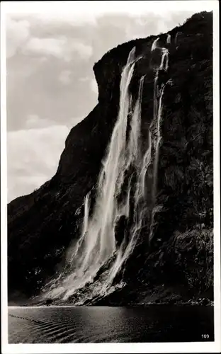 Ak Norwegen, Wasserfälle im Fjord, Geiranger Fjord