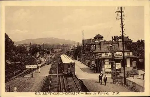 Ak Saint Cloud Hauts de Seine, Gare du Val d'Or, Bahnhof, Gleisseite