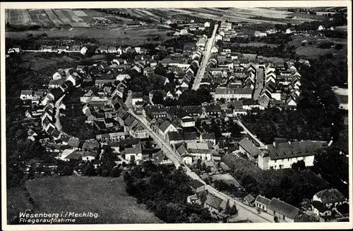 Ak Wesenberg Mecklenburg, Fliegeraufnahme vom Ort