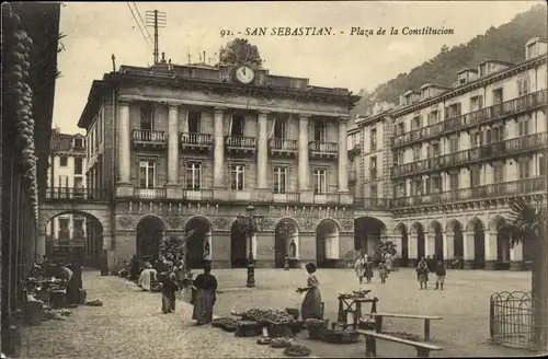 Ak Donostia San Sebastián Baskenland, Plaza de la Constitucion, Marktstand