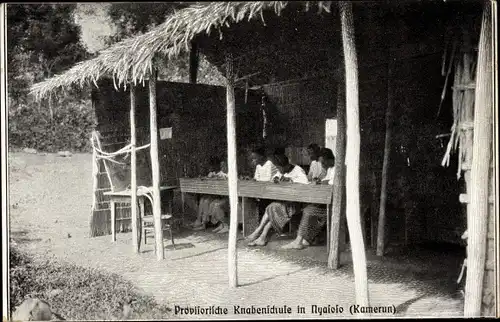 Ak Nyasoso Kamerun, Provisorische Knabenschule