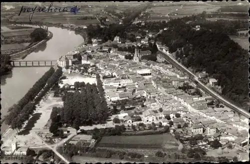 Ak Peyrehorade Landes, Vue aerienne, A Gauche, Le Pont sur le Gave