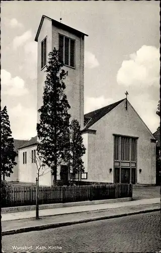 Ak Wunstorf in Niedersachsen, Katholische Kirche, Glockenturm