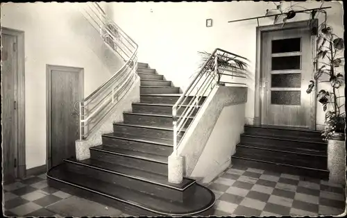 Ak Carspach Elsass Haut Rhin, Ecole Ménagère Sainte Elisabeth, Chapelle, Escalier