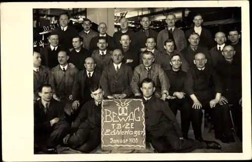 Foto Ak Bewag TB/ZE Zählerlager, Januar 1935, Angestellte, Gruppenportrait