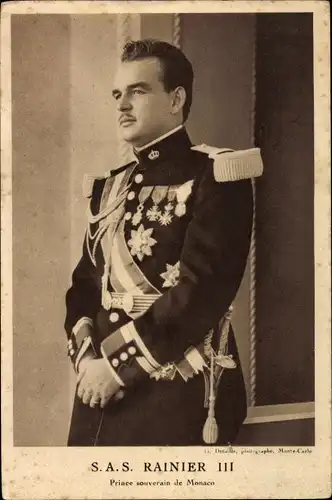 Ak Prinz Rainier III. von Monaco, Portrait in Uniform, Orden, Dolch