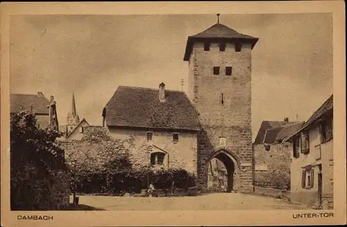 Ak Dambach la Ville Dammbach Elsass Bas Rhin, Untertor, Straßenpartie, Kirchturm