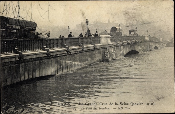 Ak Paris, La Grande Crue de la Seine 1910, Hochwasser, Le Pont des