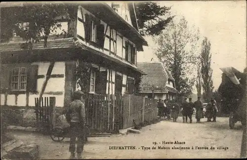 Ak Diefmatten Elsass Haut Rhin, Type de Maison alsacienne à l'entrée du village, Fachwerkhaus