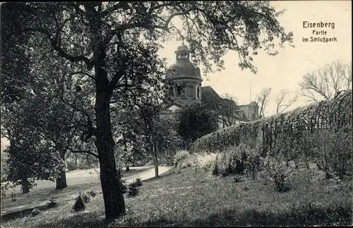 Ak Eisenberg in Thüringen, Schlosskirche St. Trinitatis, Partie im Schlosspark