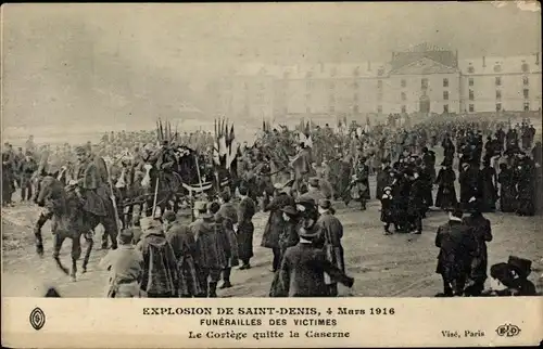 Ak Saint Denis Seine Saint Denis, Explosion 1916, Funérailles des Victimes, le Cortège