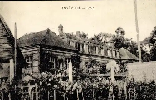 Ak Anvéville Seine Maritime, Ecole, Schulgebäude vom Garten gesehen