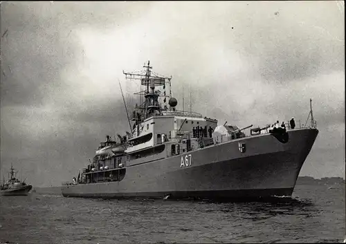 Ak Deutsches Kriegsschiff, Mosel, A 67, Tender für Minensuchboote, Bundesmarine