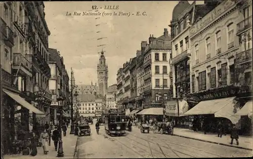 Ak Lille Nord, La Rue Nationale, vers la Place, Straßenbahn, Geschäfte, Passanten