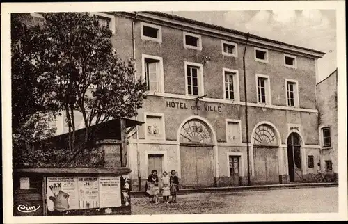 Ak Dompaire Lothringen Vosges, Hotel de Ville, Straßenpartie mit Blick auf das Rathaus