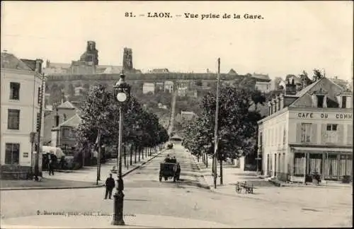 Ak Laon Aisne, Vue prise de la Gare, Cafe du Commerce, Straßenpartie