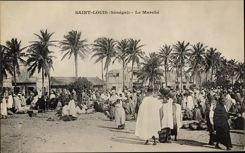 Ak Saint Louis Senegal, Le Marché, Händler auf dem Marktplatz, Passanten