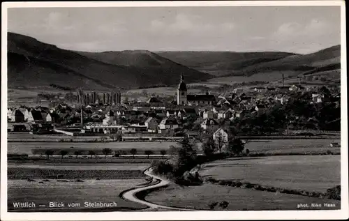 Ak Wittlich in Rheinland Pfalz, Blick vom Steinbruch, Totalansicht vom Ort, Felder