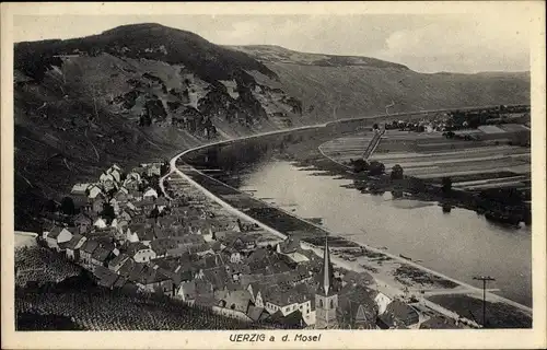 Ak Uerzig Mosel, Vogelschau auf den Ort, Fluss
