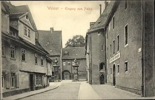 Ak Weimar in Thüringen, Eingang zum Palais, Straßenpartie