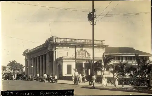 Foto Ak Panama, Station, Bahnhof, Straßenseite