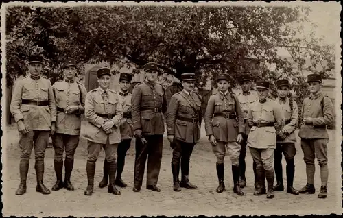 Foto Ak Französische Soldaten in Uniformen, Kragenspiegel 152