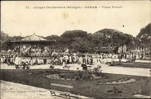 Ak Dakar Senegal, Place Protet, Platz, Parkanlagen, Musikpavillon, Spaziergänger