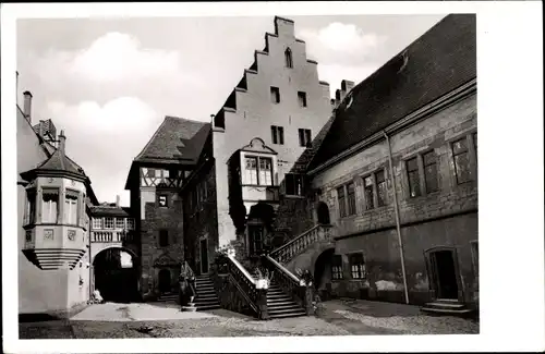 Ak Heilbronn am Neckar, Hof im Deutschorden Haus, Tor, Treppe