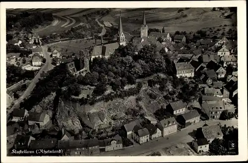 Ak Kastellaun im Rhein Hunsrück Kreis, Fliegeraufnahme, Kirche, Burgruine