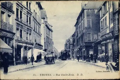 Ak Troyes Aube, Rue Emile Zola, Straßenpartie