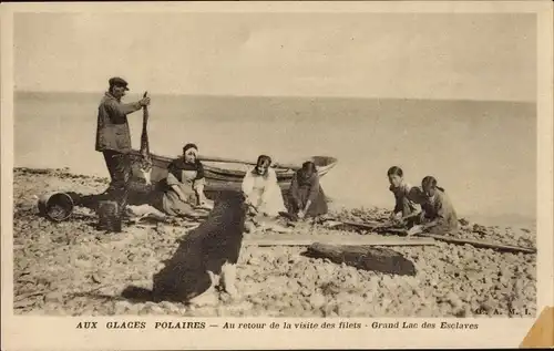 Ak Nordamerika, Aux glaces polaires, au retour de la visite des filets, Grand Lac des Esclaves