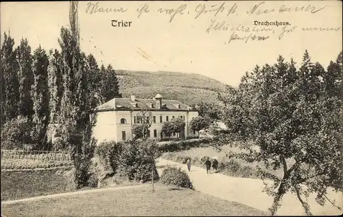 Ak Trier in Rheinland Pfalz, Drachenhaus, Straßenpartie