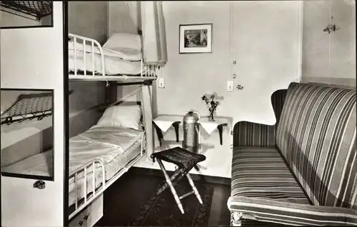 Ak Dampfschiff der HAPAG, Kammer, Kajüte, Doppelstockbetten, Sofa