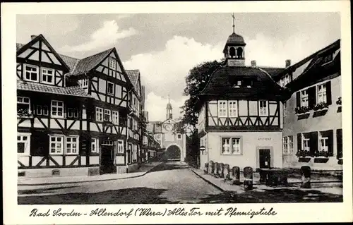 Ak Bad Sooden Allendorf in Hessen, Ortspartie, Altes Tor mit Pfennigstube, Apotheke