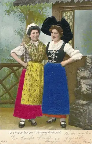 Präge Stoff Ak Elsässer Tracht, Costume Alsacien, Frauen in Trachtenkleidern, Haube, Tuch, Schürze