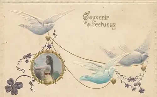 Präge Litho Souvenir affectueux, weiße Tauben, Portrait einer jungen Frau, Kleeblatt, Blumen