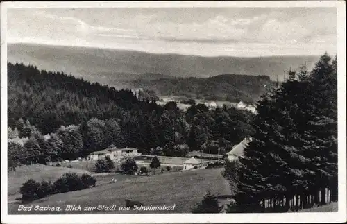 Ak Bad Sachsa in Niedersachsen, Blick zur Stadt und Schwimmbad