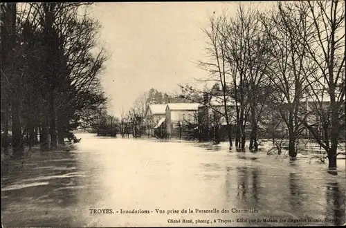 Ak Troyes Aube, Inondations, Vue prise de la Passerelle des Charmilles