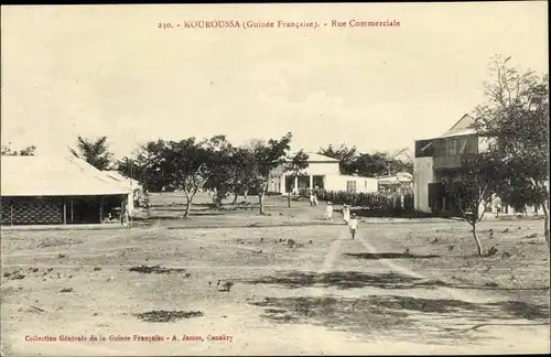 Ak Kouroussa Guinea, Rue Commerciale, Straße, Passanten