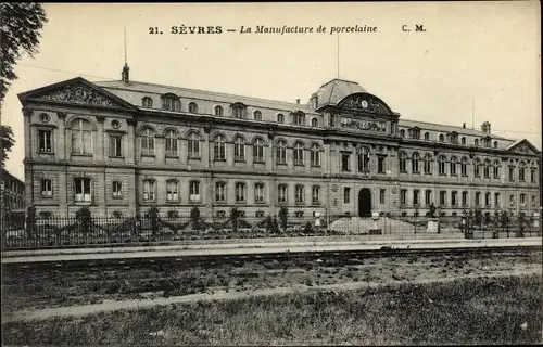 Ak Sèvres Ville d'Avray Hauts de Seine, La Manufacture de porcelaine, Porzellanmanufaktur