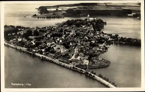 Ak Ratzeburg im Herzogtum Lauenburg, Fliegeraufnahme vom Ort