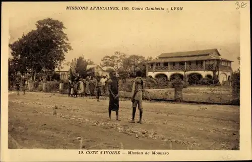 Ak Elfenbeinküste Cote d'Ivoire, Mission de Moousso, Straßenpartie, Anwohner