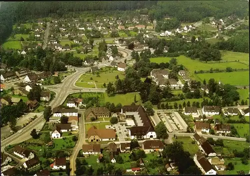 Ak Holzminden in Niedersachsen, Panorama vom Ort, Fliegeraufnahme