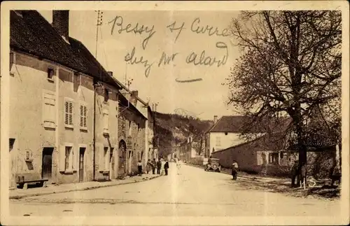 Ak Bessy sur Cure Yonne, Un coin de la Grande Rue, Straßenpartie