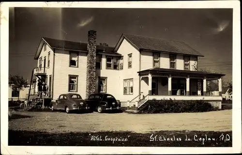 Foto Ak Caplan Québec Kanada, Hôtel Gaspésien, Autos