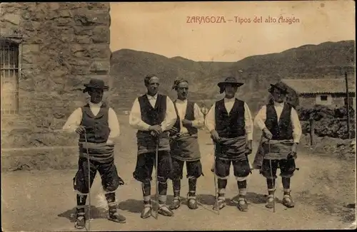 Ak Saragossa Aragonien Spanien, Tipos del alto Aragón, Männer in traditioneller Kleidung
