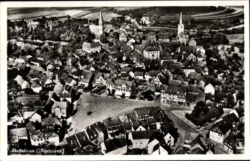 Ak Kastellaun im Rhein Hunsrück Kreis, Fliegeraufnahme, Stadtpanorama, Klinke 17185