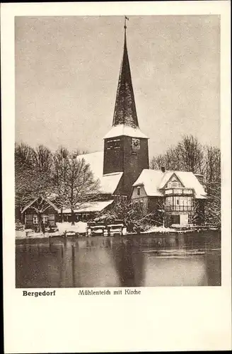 Ak Hamburg Bergedorf, Mühlenteich mit Kirche im Schnee, Uferpartie