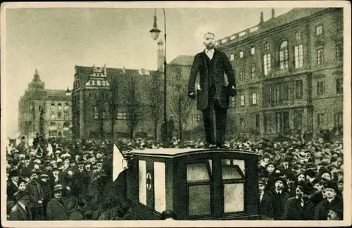 Ak Berlin, 100 Jahre Deutsche Arbeiterbewegung, Massendemonstration am 09. November 1918