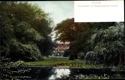 Ak Eutin in Ostholstein, Schlossgarten mit Großherzoglichem Schloss, Teilansicht, Uferpartie